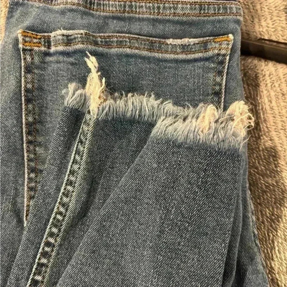 Madewell Highrise 10” Skinny Jeans Size 24P. 4 Button Closure. Rough Hem. - Picture 7 of 12